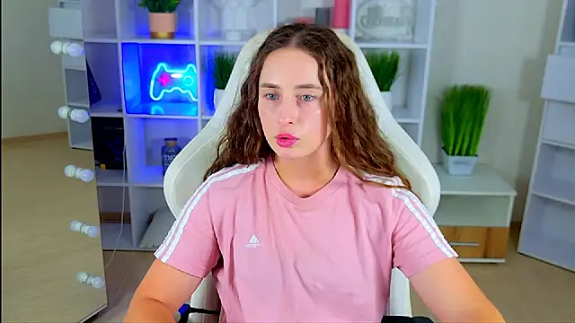 צ'אט XXX בשידור חי של NadinnL