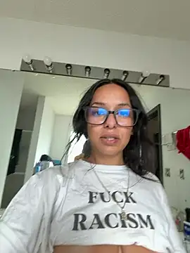 צ'אט XXX בשידור חי של Controllercutie
