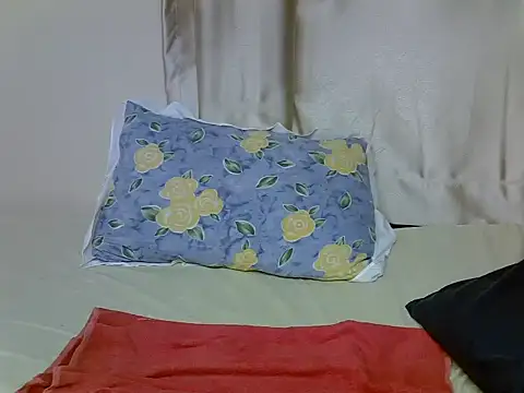 fine_me1 Adlı Modelin Canlı XXX Sohbeti