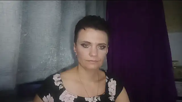 HotMamaQueen234 – Naživo XXX chat