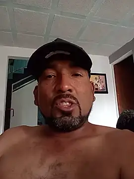 Ernesthot82 লাইভ XXX চ্যাট