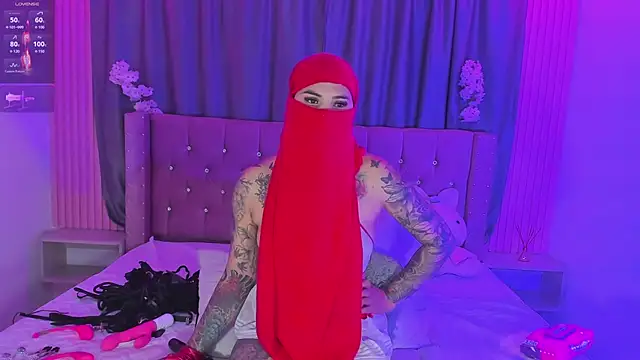 Show modela Nayla-Mouna na web-kameri