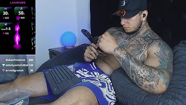 Chat +18 de Shane_Clay ao vivo