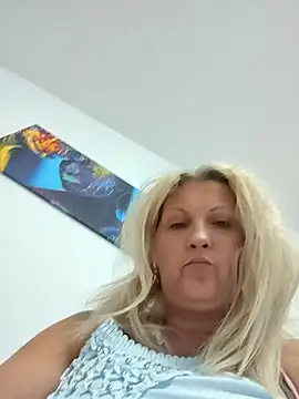 Divineblond Live XXX-Chat