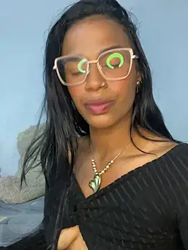 FlorSalvaje_ Adlı Modelin Canlı XXX Sohbeti