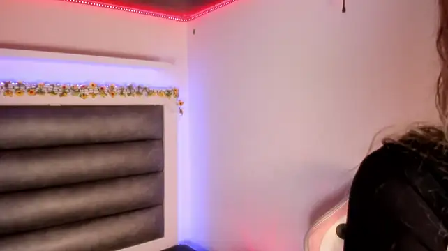adhalee_js – Naživo XXX chat