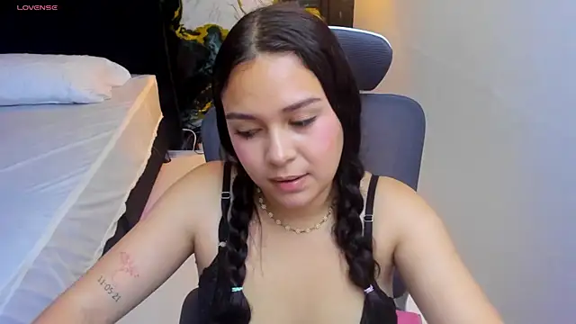Littlee_Noemi – Naživo XXX chat