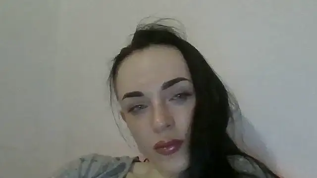 Trinsy_Love Adlı Modelin Canlı XXX Sohbeti