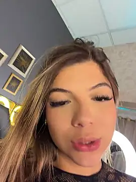 دردشة AngelBlushXXX الجنسية المباشرة