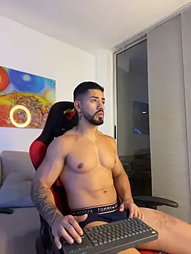 Ezzio_Scolaro Adlı Modelin Canlı XXX Sohbeti