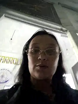Esmeralda333 现场XXX聊天