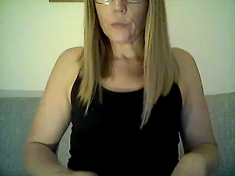 Chat XXX en directo de Dominant-DaisyX