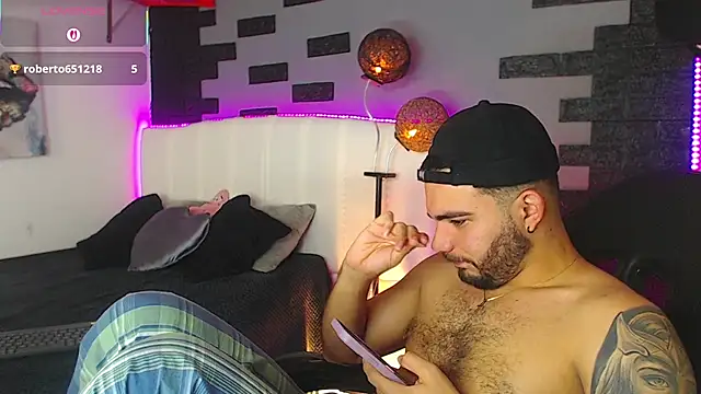 عرض كام adamhairy