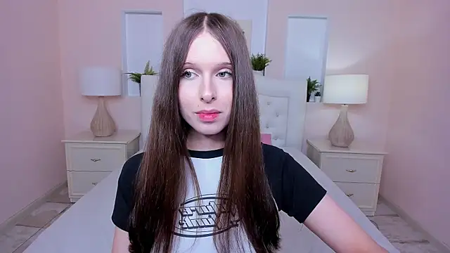 dark_k1tty Show in webcam