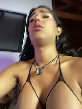 EmmaRoux_ Chat XXX in diretta