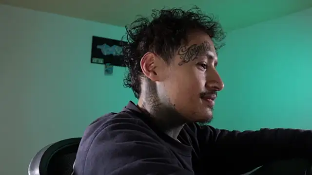 trieone – Naživo XXX chat
