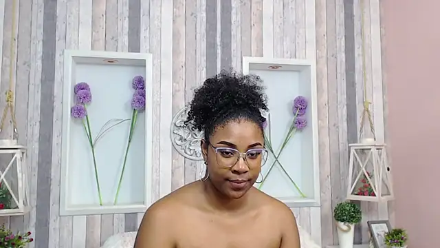NaomyBlake – Naživo XXX chat