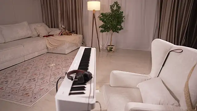 Chat +18 de LIttle_Rina_ ao vivo