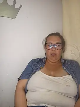 _Saraqueen-- Live XXX-chat