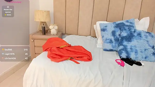 shaliny_ XXX чат на живо