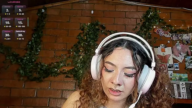 Annycolin_ – Naživo XXX chat