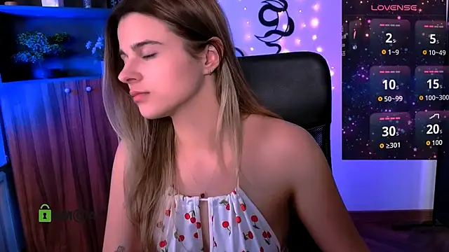 Show modela berry_alma na web-kameri