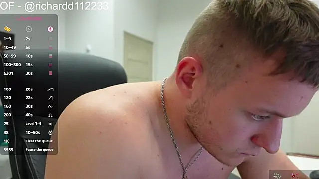 Živý XXX chat Richard_Dullas
