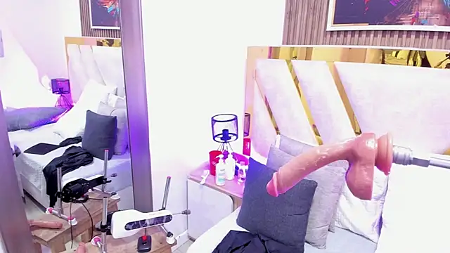 Luna_Naughty1's Webcam Show