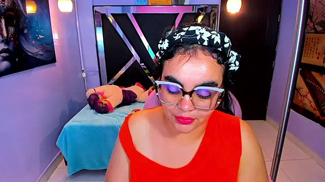 megan_glenda Adlı Modelin Canlı XXX Sohbeti