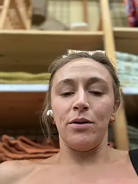 lunagirl13 webkamerás műsora