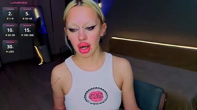 Luna_Beverly élő XXX-chatje