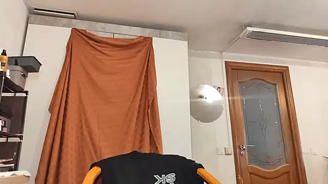 Czat XXX na żywo – HazyLoom