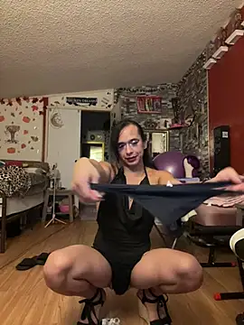 TranSexualJade95 Adlı Modelin Canlı XXX Sohbeti