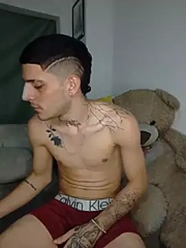Chatroom XXX en direct de MaxHornyLatin