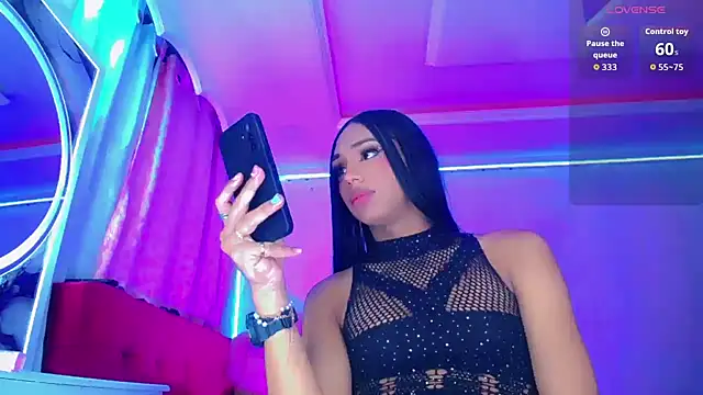 عرض كام NahomiCamper