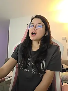 XXX chat uživo modela azumiichan