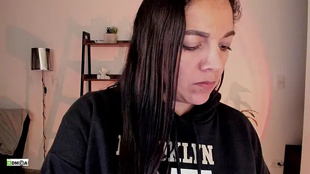 urcute_kitten's Live XXX Chat