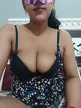Shivani_hotty's Webcam Show