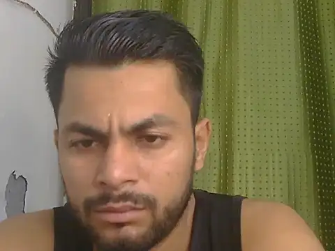 Stubborndesiboy Chat XXX in diretta