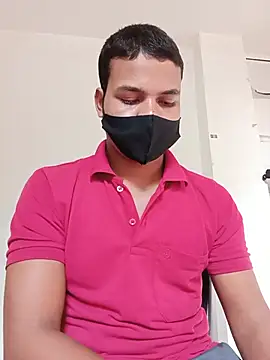 Rashi__75: διαδικτυακό σόου στην κάμερα