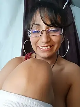 LucyCherry69 Webcam Show