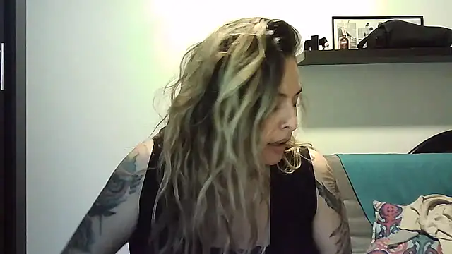 Valery__Rouse_ Chat XXX in diretta