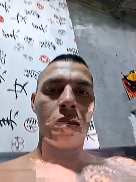Andrezzz69: διαδικτυακό σόου στην κάμερα