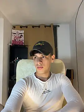 Roronoa__Zoro Show in webcam