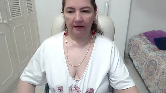 leonela_69's Live XXX Chat