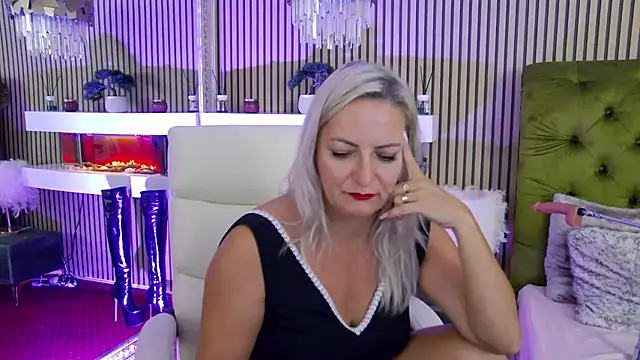 LadyTouch's Live XXX Chat