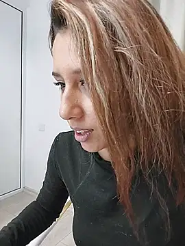 Chat +18 de EmelyGlory ao vivo