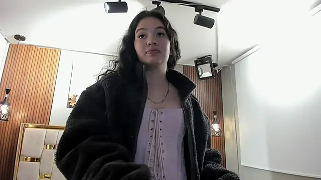 lilimini032 Adlı Modelin Canlı XXX Sohbeti