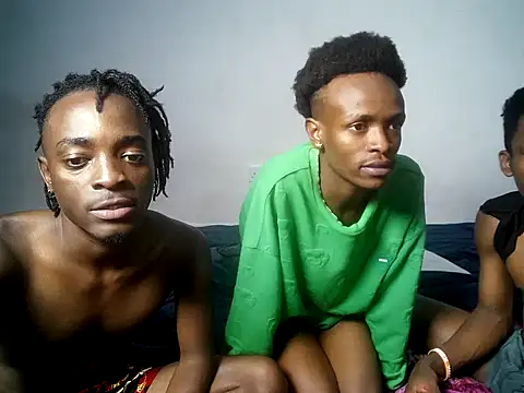 threemanias Chat XXX live