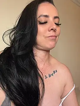 AndreaValencia Chat XXX in diretta
